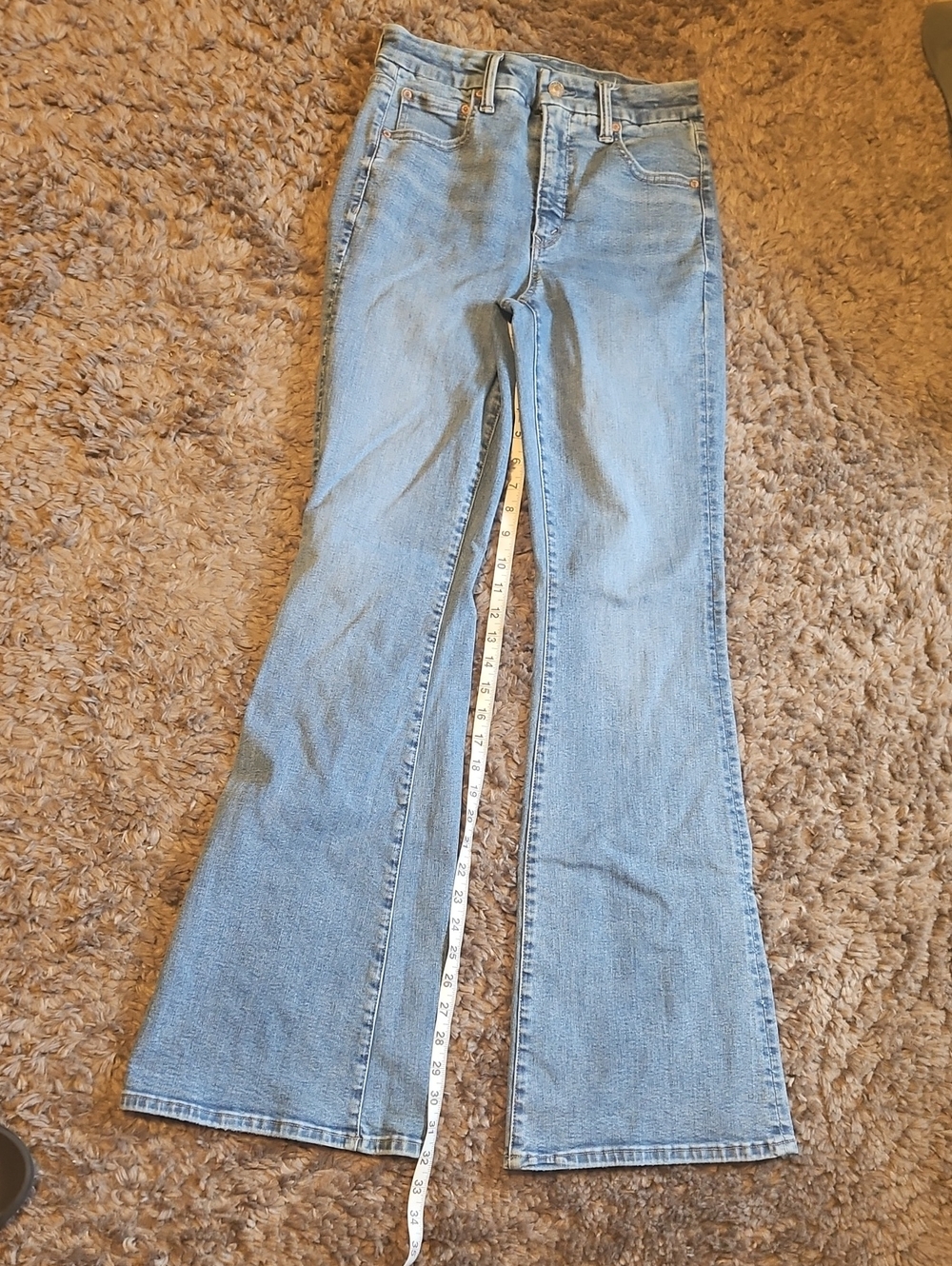 AE Women’s Light Blue Flare Jeans 6 Long